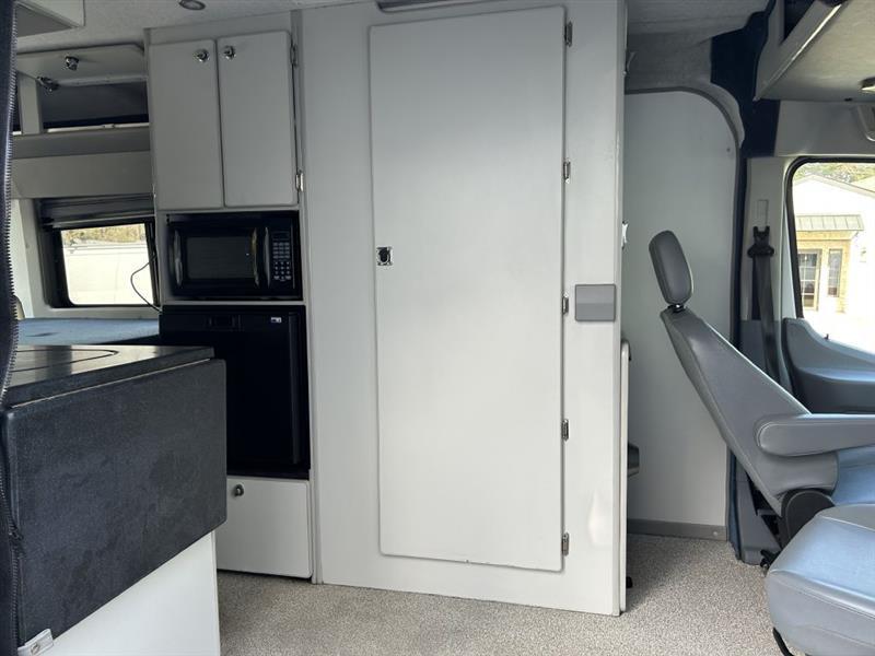 Ford Transit 250 Van Med. Roof w/Sliding Pass. 148-in. WB 2019