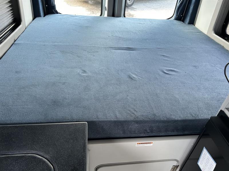 Ford Transit 250 Van Med. Roof w/Sliding Pass. 148-in. WB 2019