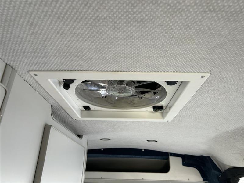 Ford Transit 250 Van Med. Roof w/Sliding Pass. 148-in. WB 2019