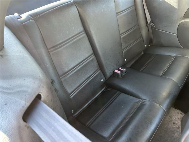 Ford Mustang Deluxe Convertible 2004