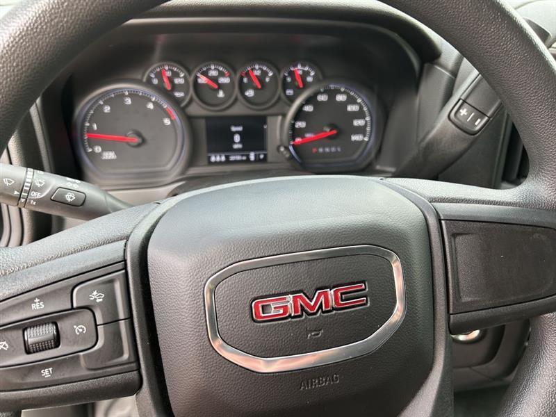 GMC Sierra 3500HD Pro Crew Cab 4WD LB 2024