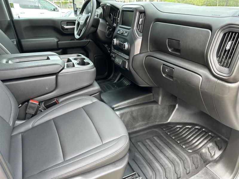 GMC Sierra 3500HD Pro Crew Cab 4WD LB 2024