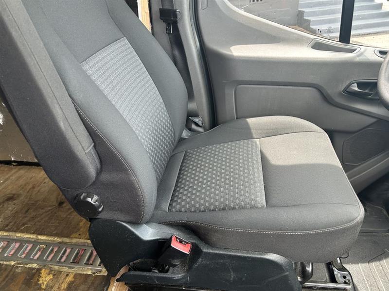 Ford Transit 250 Van High Roof w/Sliding Pass. 148-in. WB EL 2023