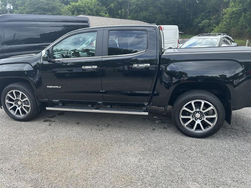 GMC Canyon Denali Crew Cab 4WD Long Box 2020