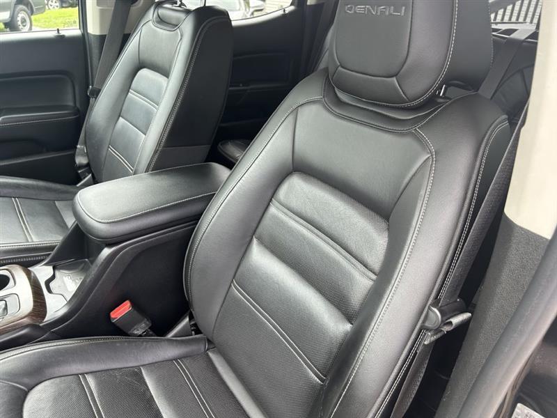 GMC Canyon Denali Crew Cab 4WD Long Box 2020