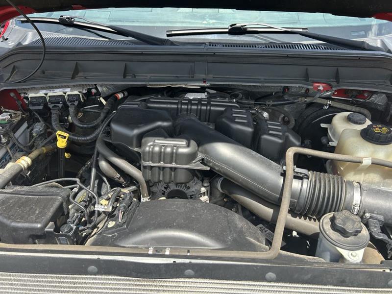 Ford F-250 Crew Cab 4dr 152.2" WB 4WD 2015