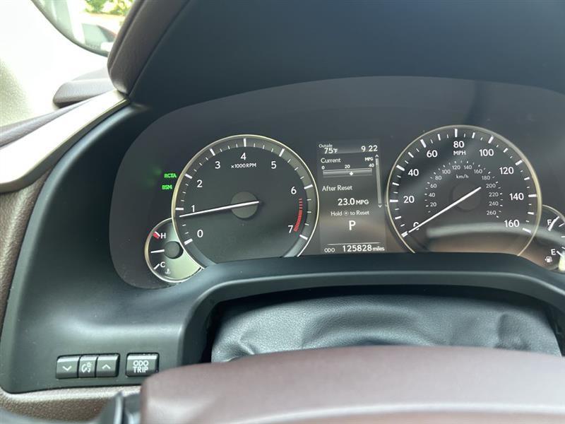 Lexus RX 350 4D SUV FWD 2017