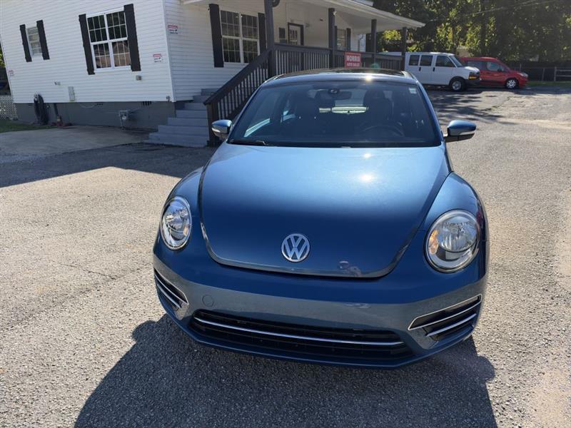 Volkswagen Beetle 2.0T SE 2019