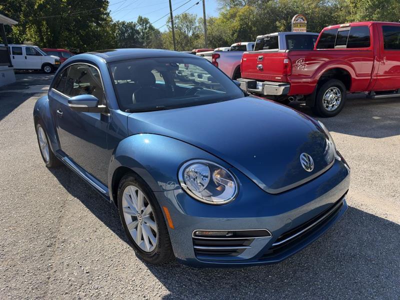 Volkswagen Beetle 2.0T SE 2019