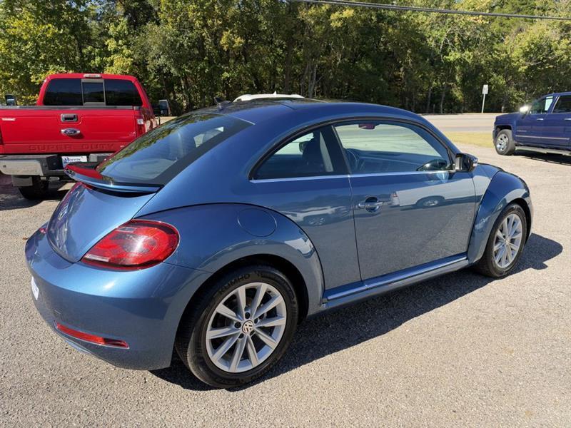 Volkswagen Beetle 2.0T SE 2019