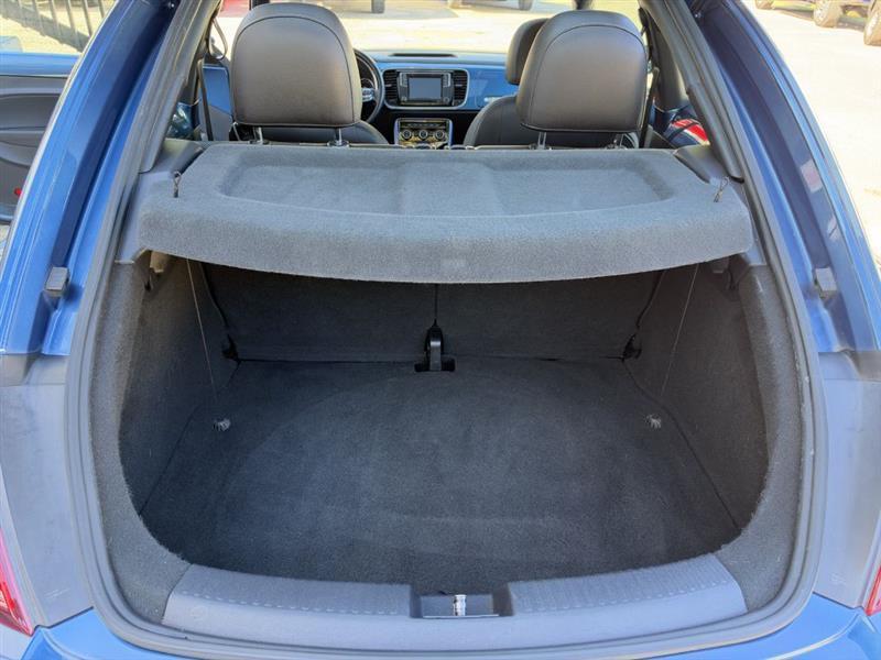 Volkswagen Beetle 2.0T SE 2019
