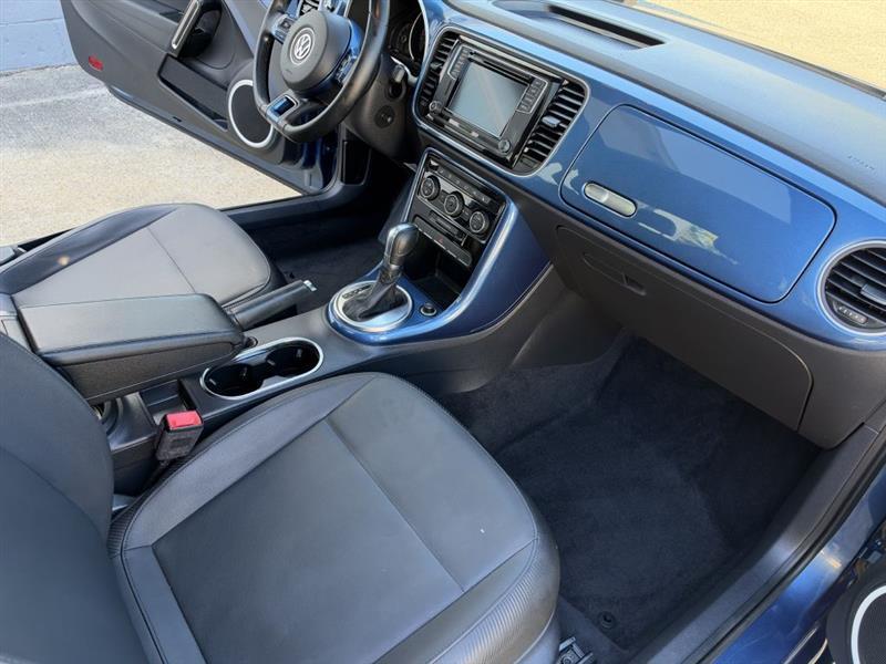 Volkswagen Beetle 2.0T SE 2019