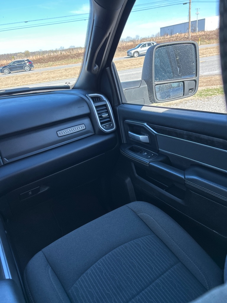 RAM 2500 Tradesman Crew Cab SWB 4WD 2024