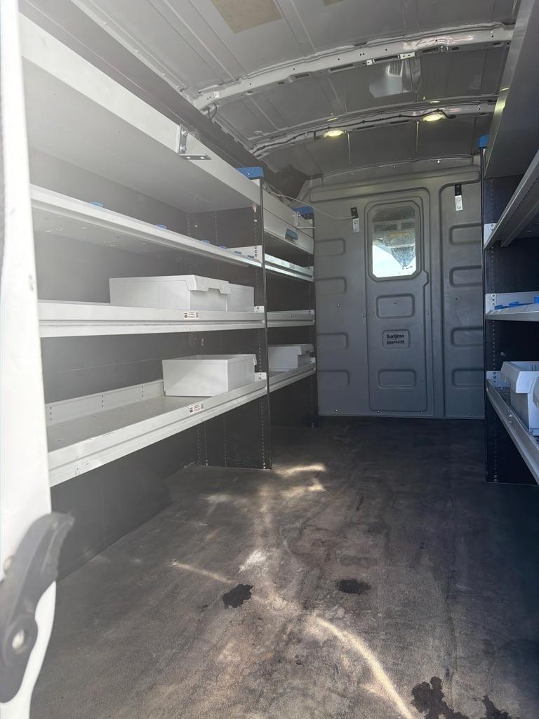 Ford Transit 350 Van Med. Roof w/Sliding Pass. 148-in. WB 2017