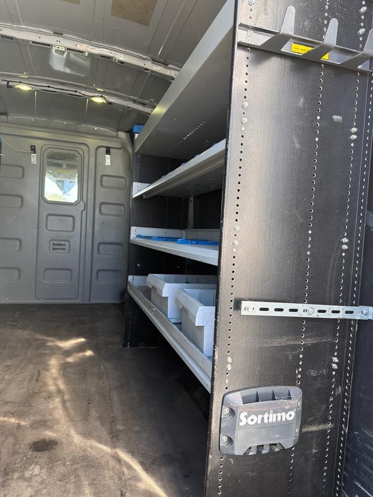 Ford Transit 350 Van Med. Roof w/Sliding Pass. 148-in. WB 2017