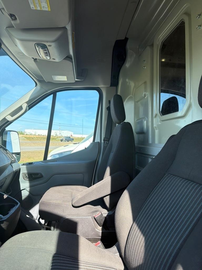 Ford Transit 350 Van Med. Roof w/Sliding Pass. 148-in. WB 2017