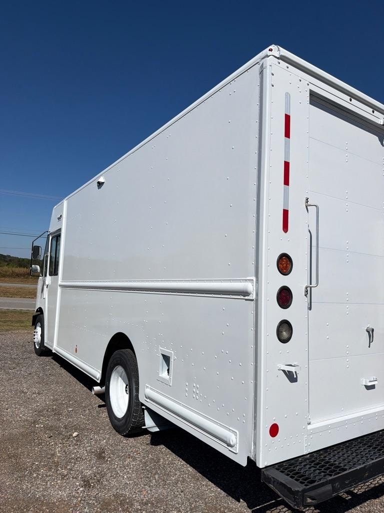 2020 Ford F-59 - Photo 6