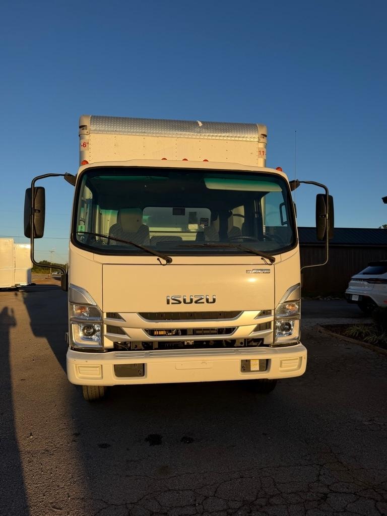 Isuzu NPR HD  2023