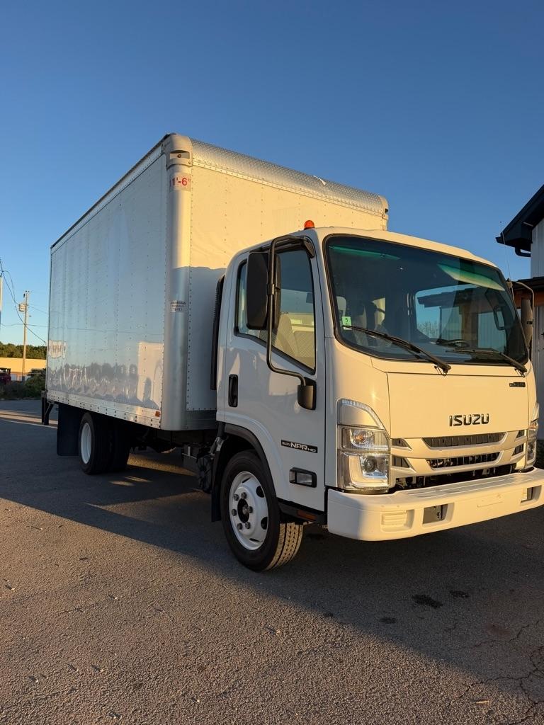 Isuzu NPR HD  2023