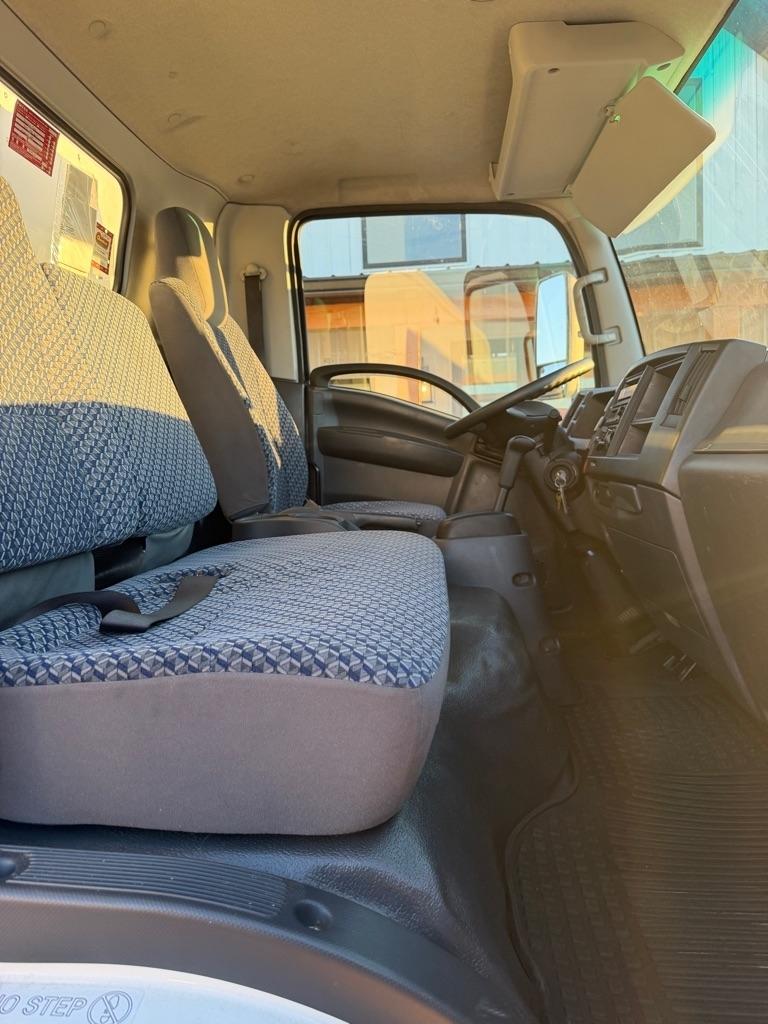Isuzu NPR HD  2023