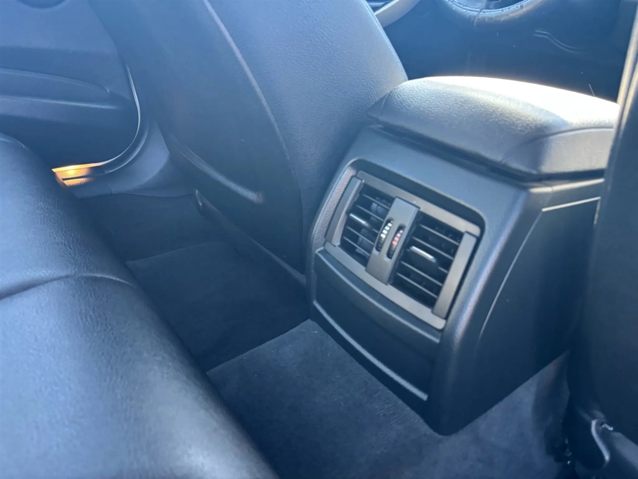 BMW 3-Series 320i Sedan 2014