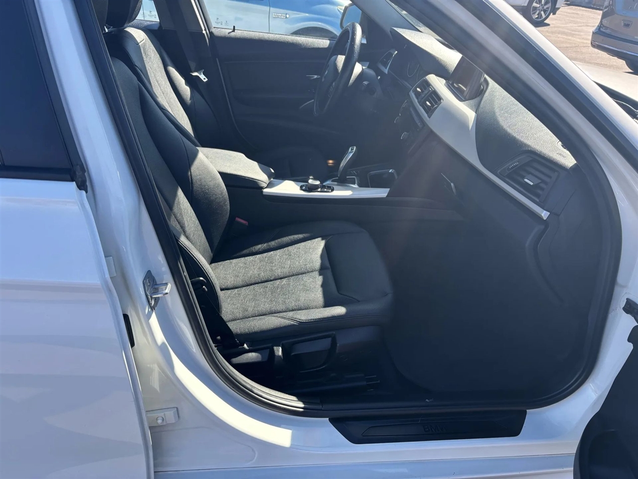 BMW 3-Series 320i Sedan 2014