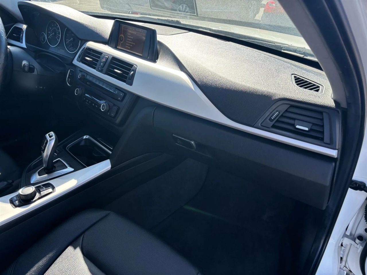 BMW 3-Series 320i Sedan 2014