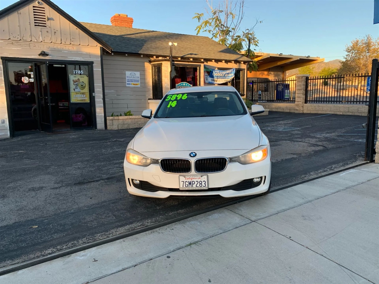 BMW 3-Series 320i Sedan 2014