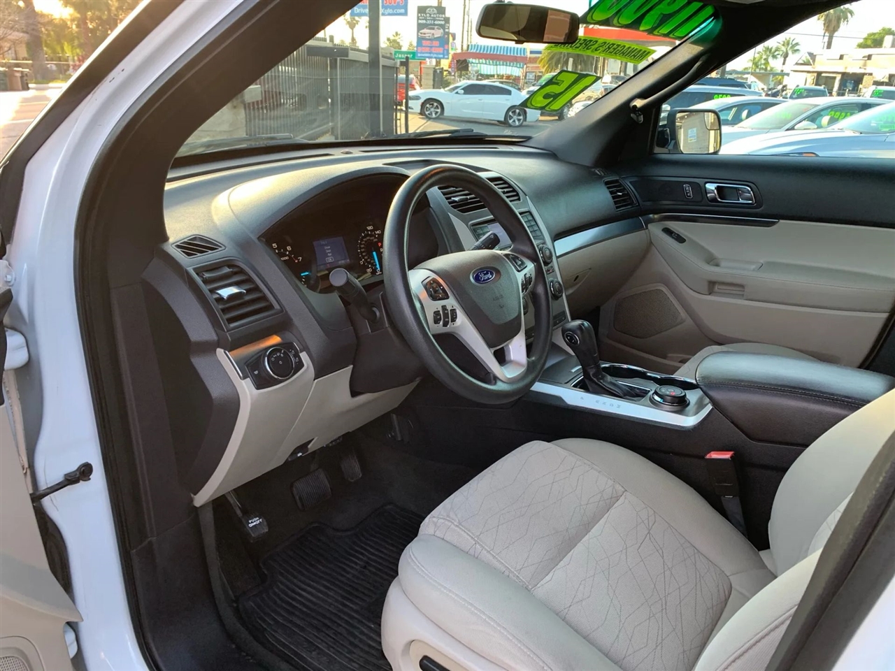Ford Explorer Base 4WD 2015