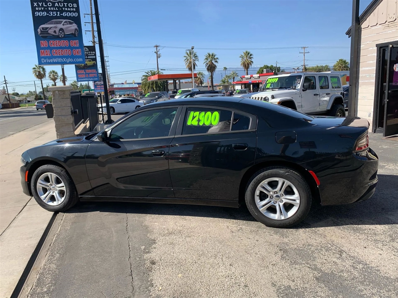 Dodge Charger SE 2017