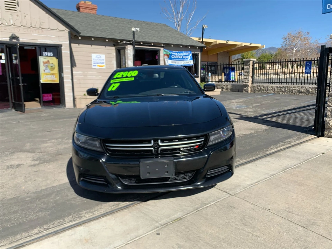 Dodge Charger SE 2017