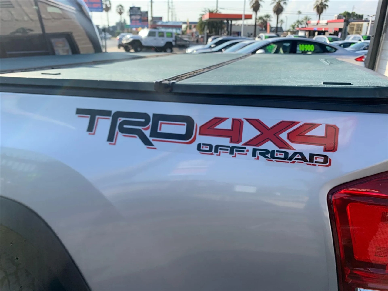 Toyota Tacoma SR5 Double Cab Long Bed V6 6AT 4WD 2017