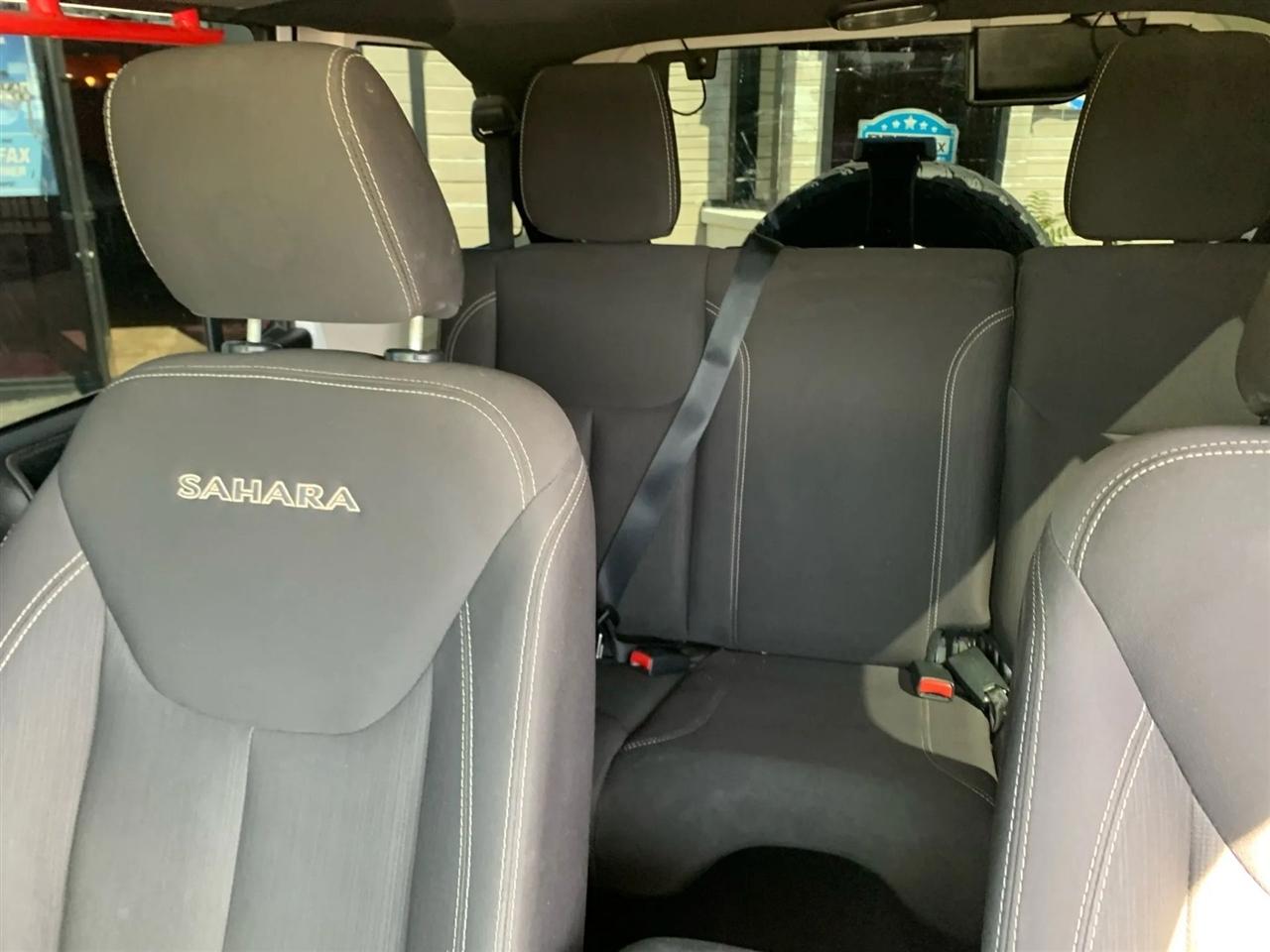 Jeep Wrangler Unlimited Sahara 4WD 2017