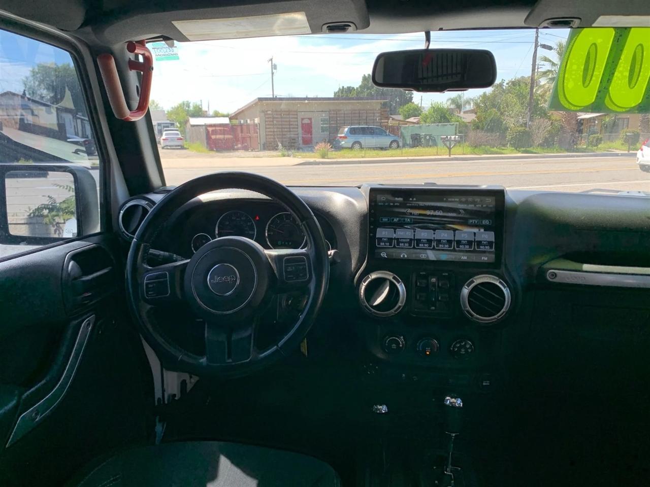 Jeep Wrangler Unlimited Sahara 4WD 2017