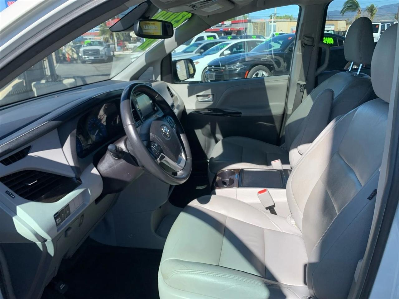 Toyota Sienna Limited Premium 7-Passenger 2018
