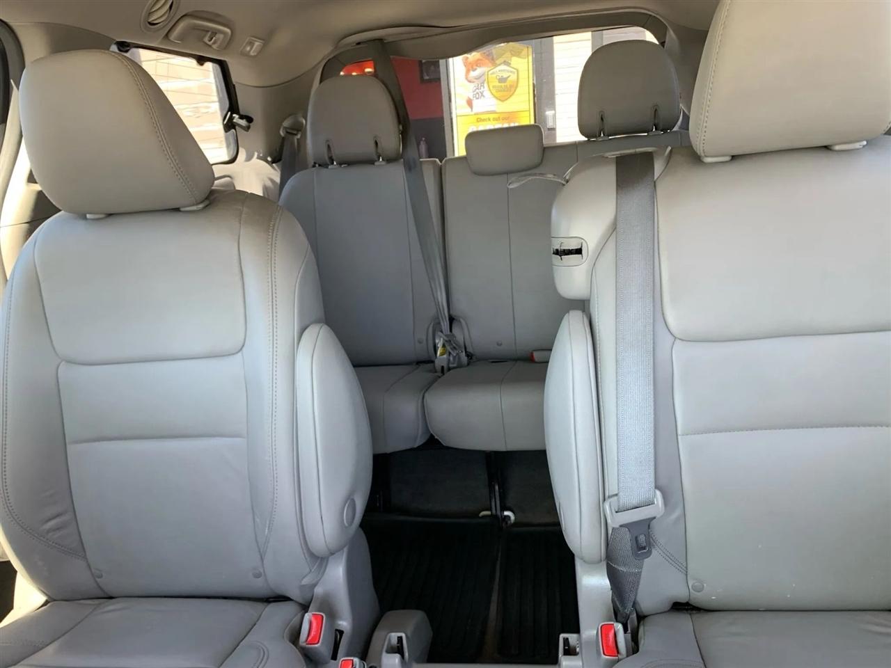 Toyota Sienna Limited Premium 7-Passenger 2018