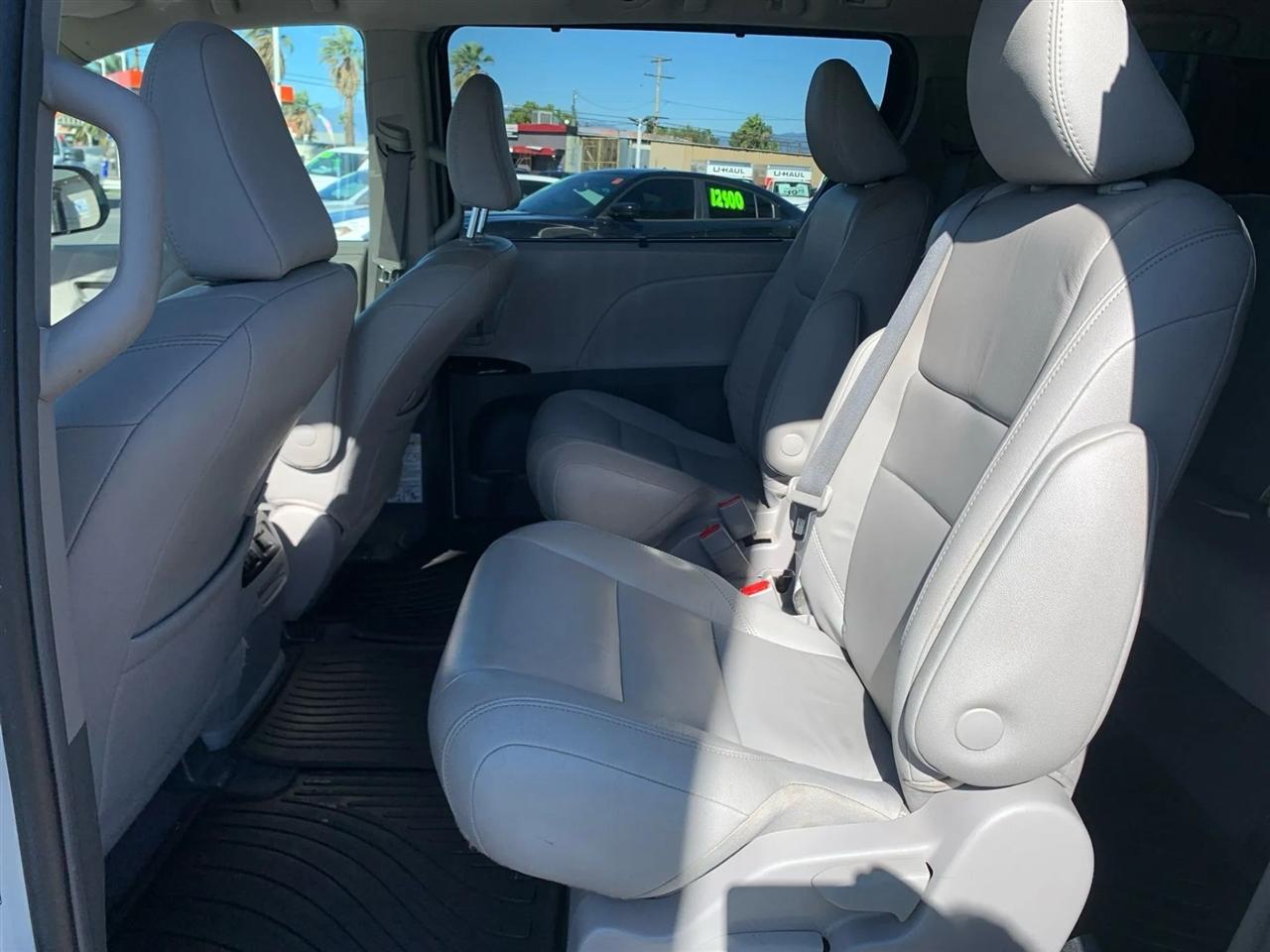 Toyota Sienna Limited Premium 7-Passenger 2018