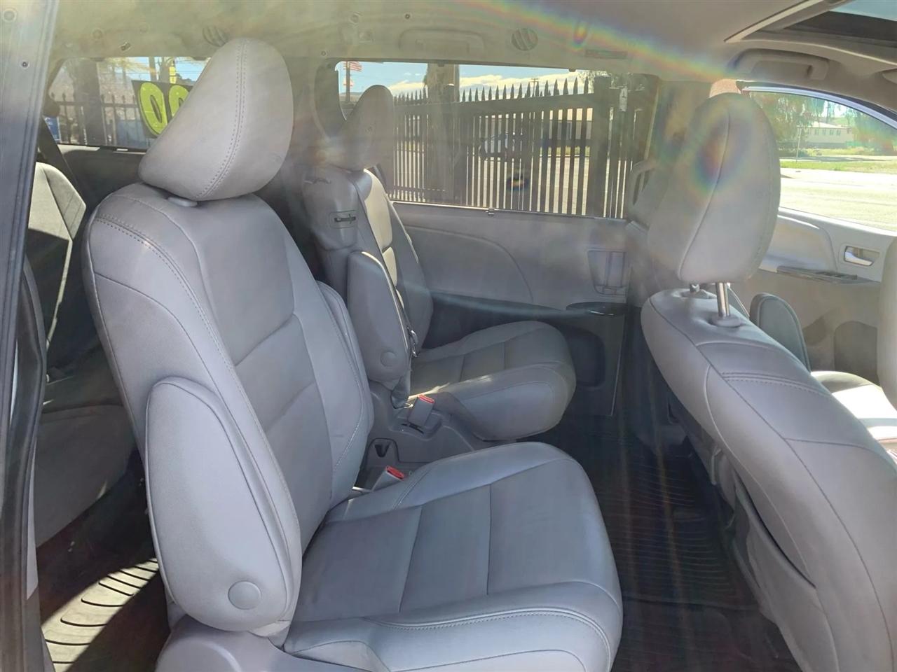 Toyota Sienna Limited Premium 7-Passenger 2018