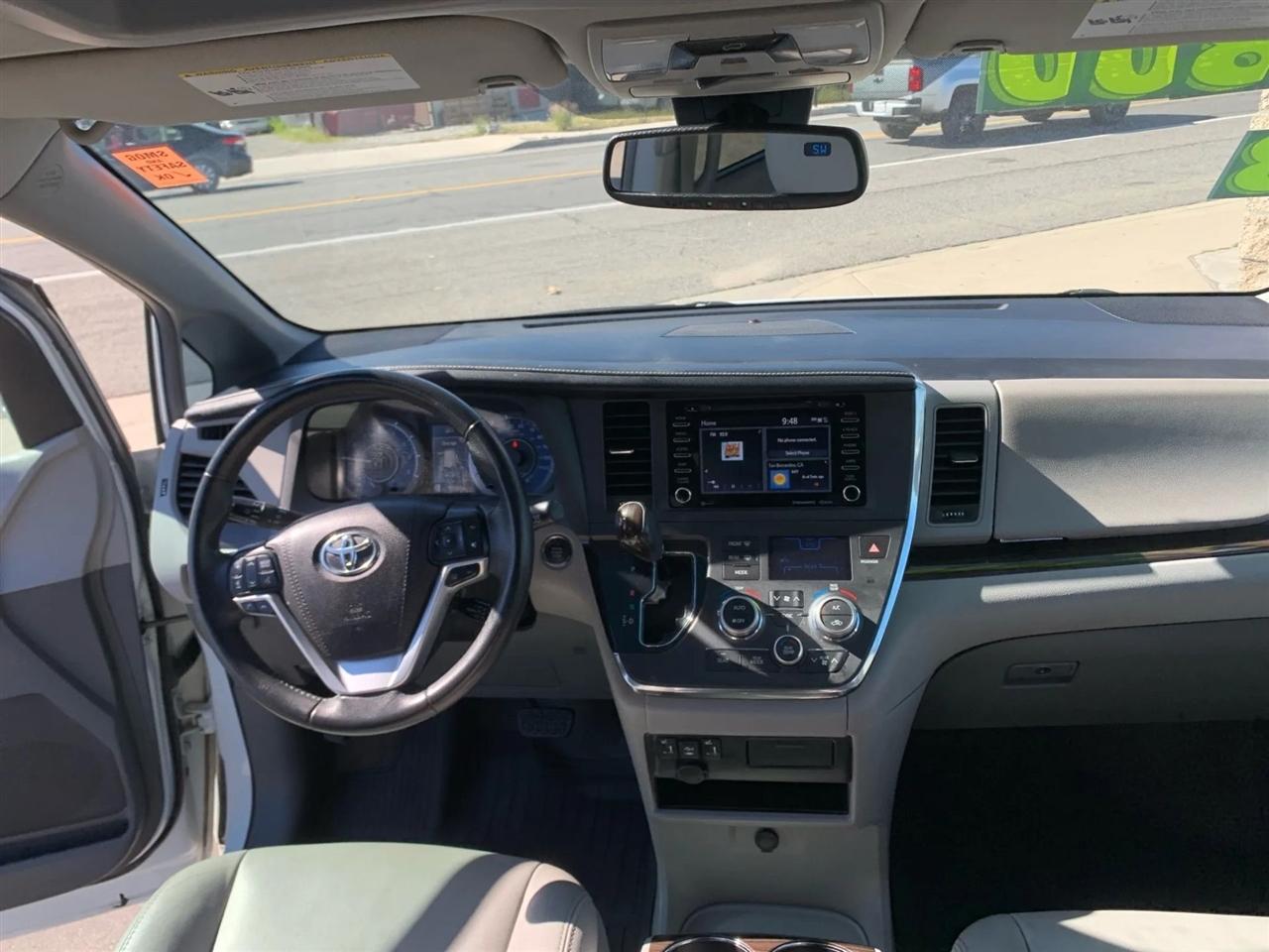 Toyota Sienna Limited Premium 7-Passenger 2018