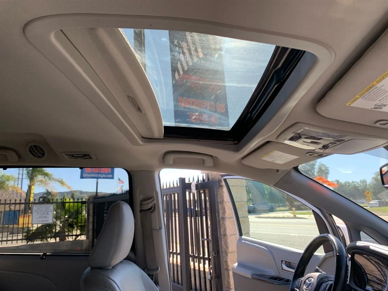 Toyota Sienna Limited Premium 7-Passenger 2018