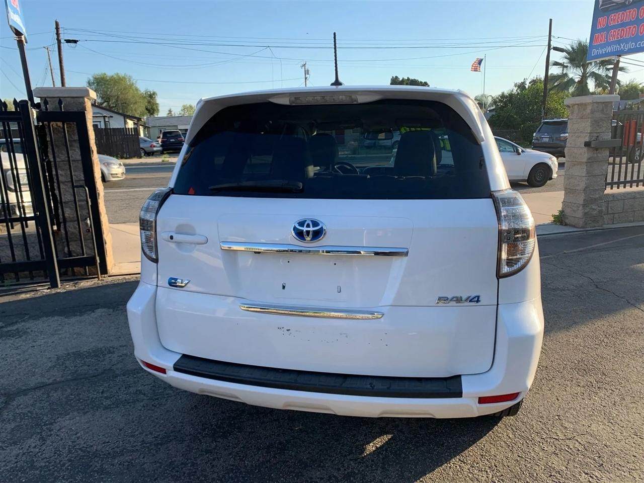 Toyota RAV4 EV Base 2014