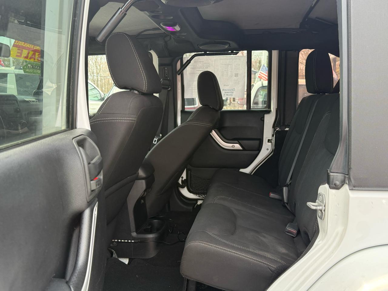 Jeep Wrangler Unlimited Sahara 4WD 2014