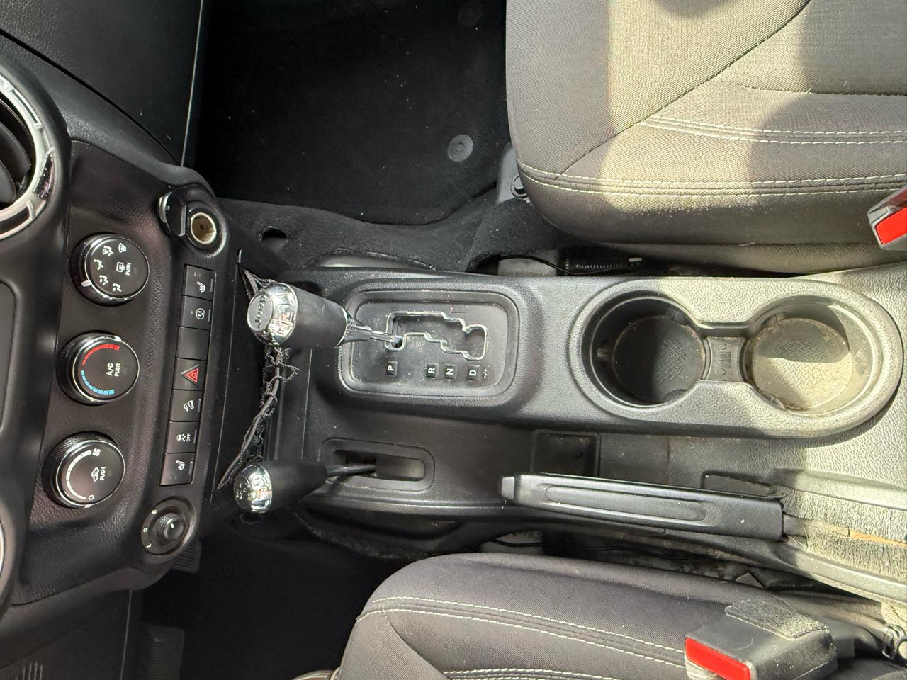 Jeep Wrangler Unlimited Sahara 4WD 2014