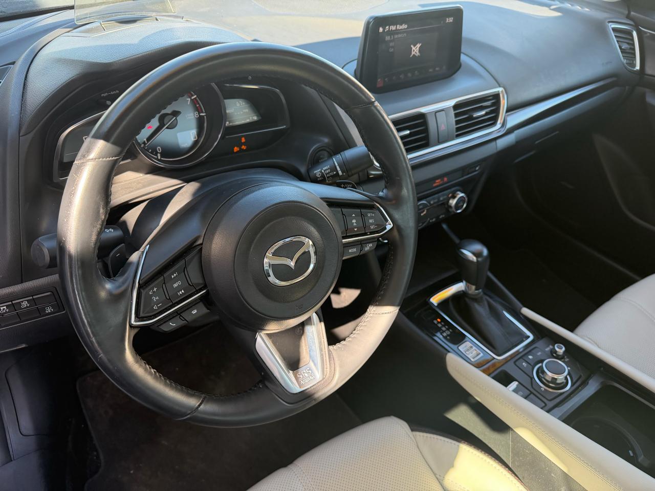 Mazda MAZDA3 s Grand Touring AT 4-Door 2018