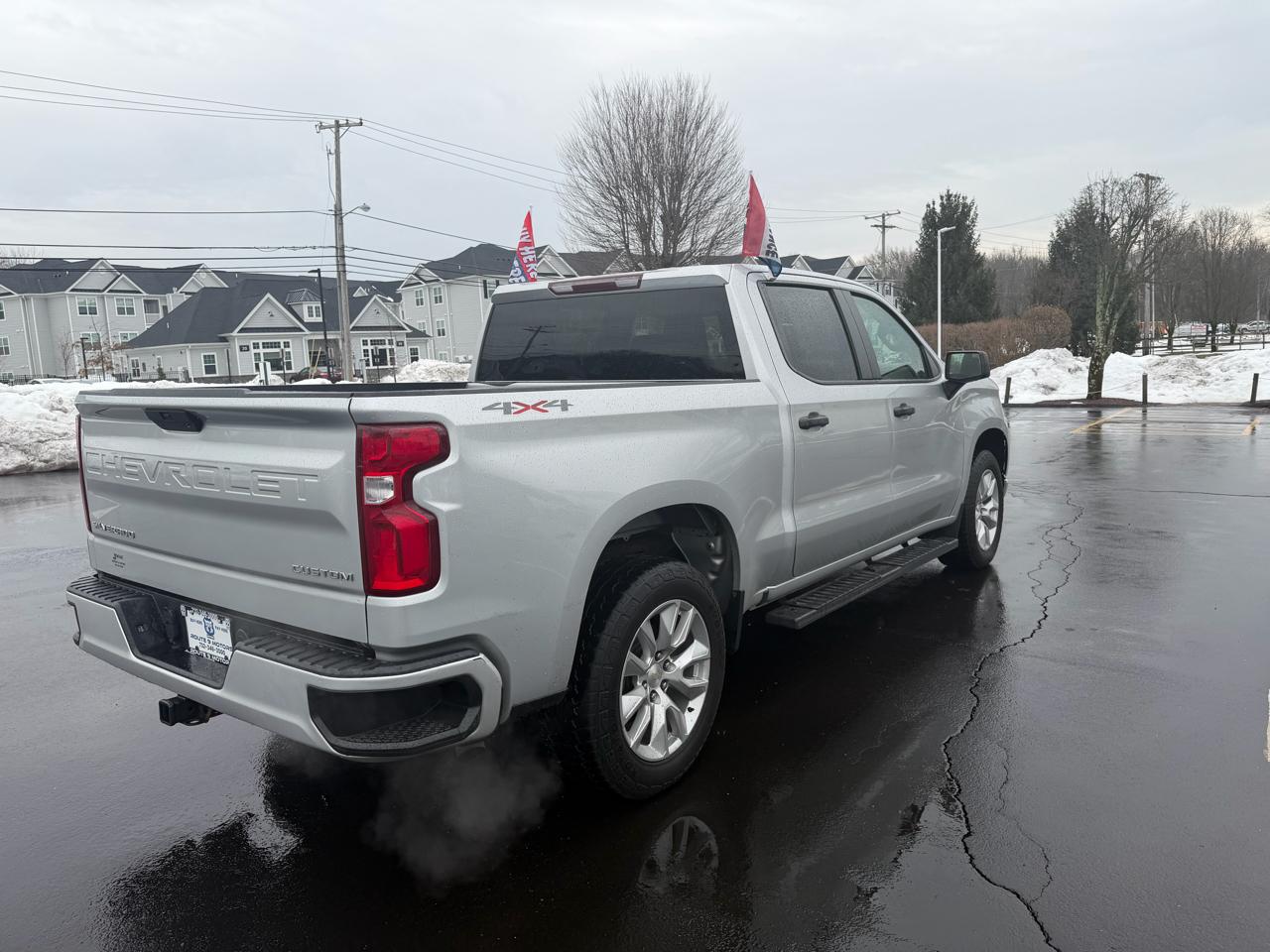 Chevrolet Silverado 1500 Custom Crew Cab Short Box 4WD 2021