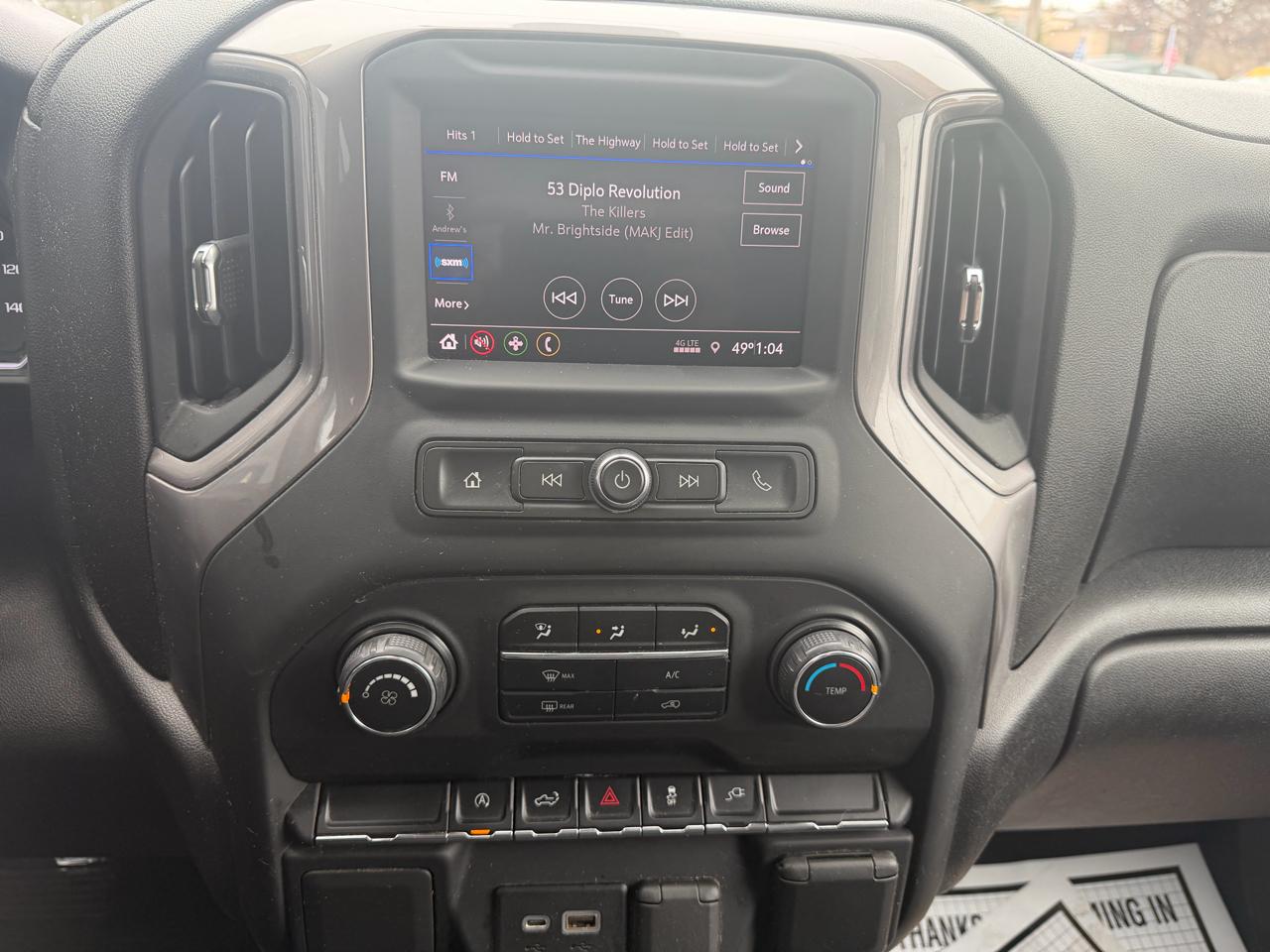 Chevrolet Silverado 1500 Custom Crew Cab Short Box 4WD 2021