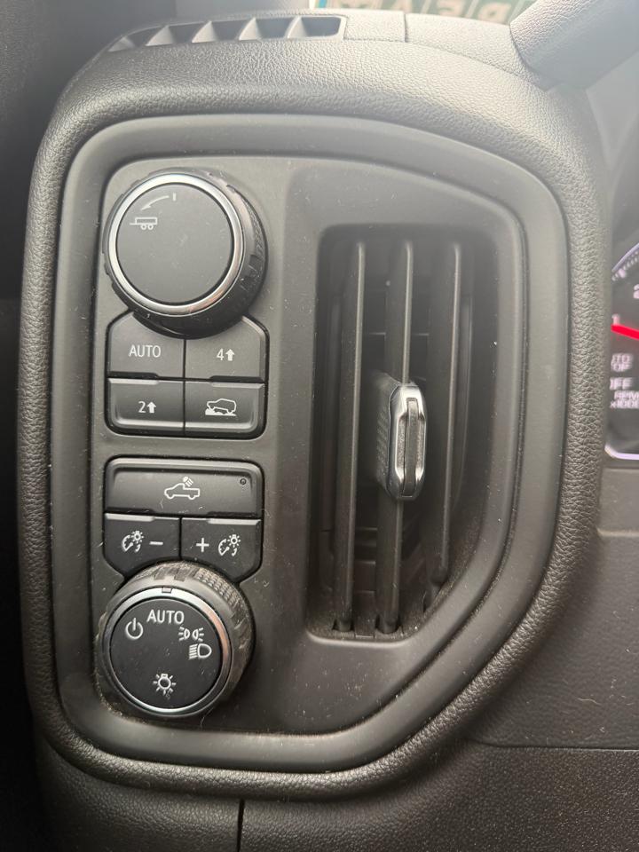 Chevrolet Silverado 1500 Custom Crew Cab Short Box 4WD 2021