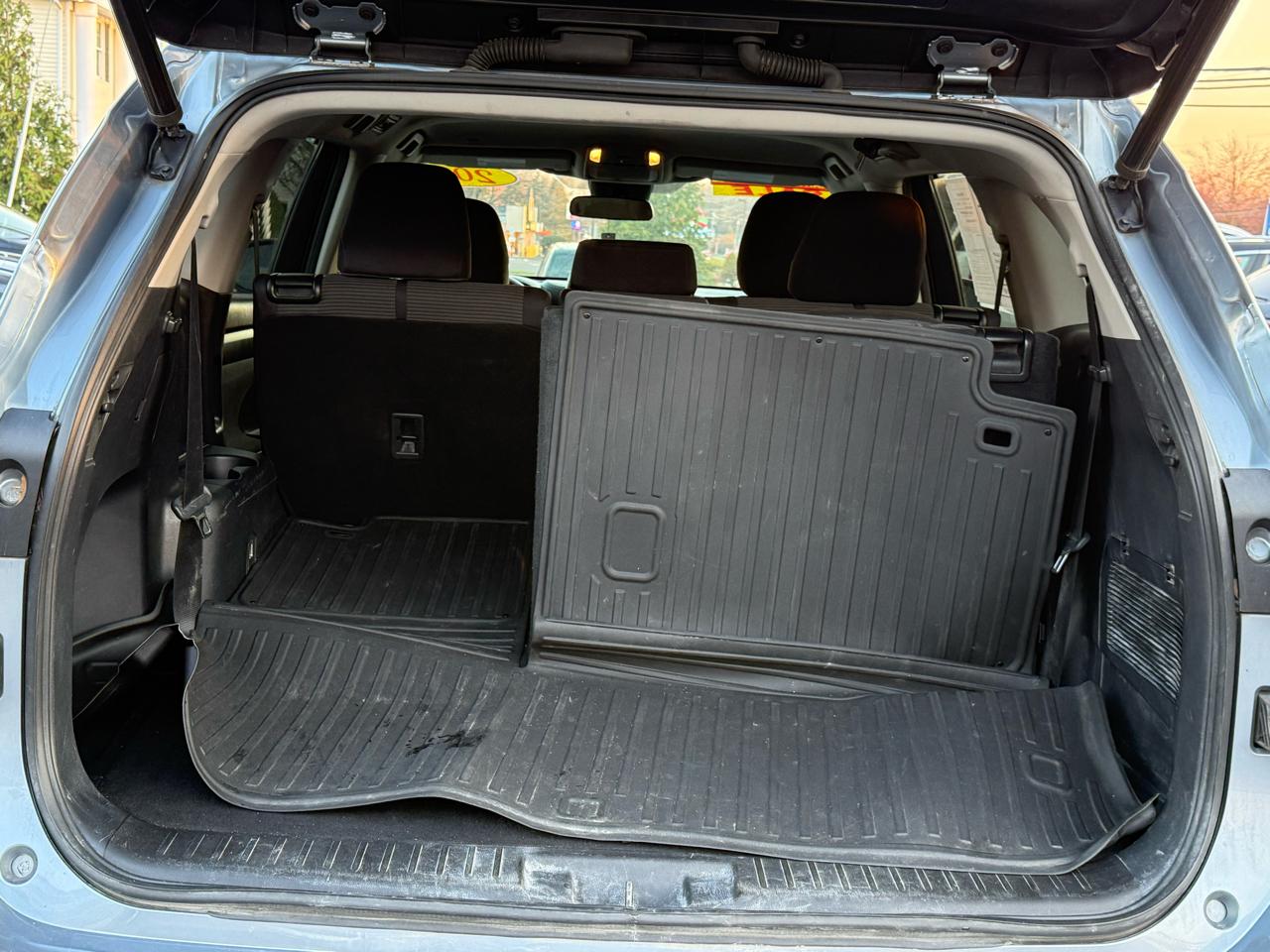 Toyota Highlander LE AWD V6 2021