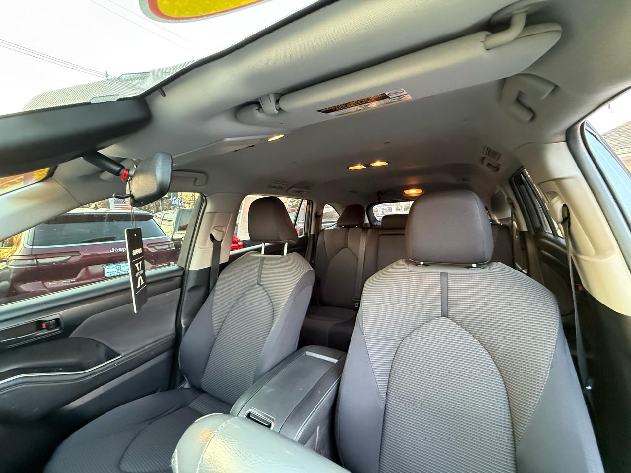 Toyota Highlander LE AWD V6 2021