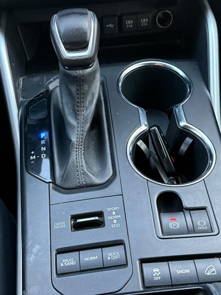 Toyota Highlander LE AWD V6 2021